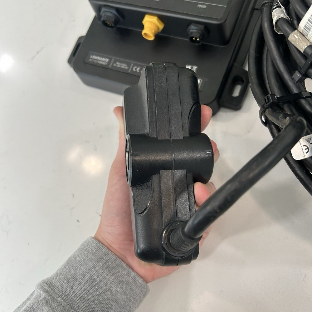Lowrance Active Target 1 Sonar System Black Box And Transducer