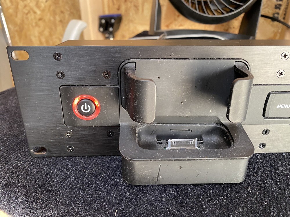 Numark iDEC A/V Playback and Recording Rack Interface for iPod UNTESTED TURNS ON