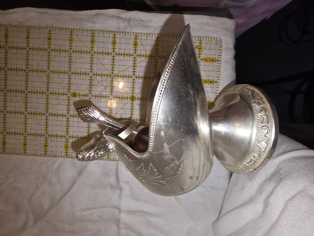 Sugar Skuttle With Scoop Tarnish Resistant-Has Scuff Marks 7"