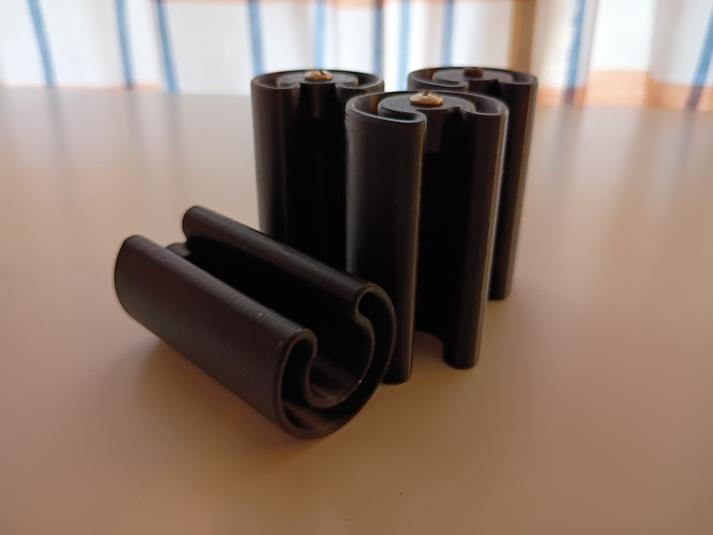 4Pcs AA to C Size Battery Converter, Battery Adapter Case