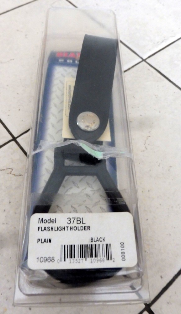 NIB BIANCHI PLAIN BLACK LEATHER FLASHLIGHT HOLDER BELT RING MDL. 37BL