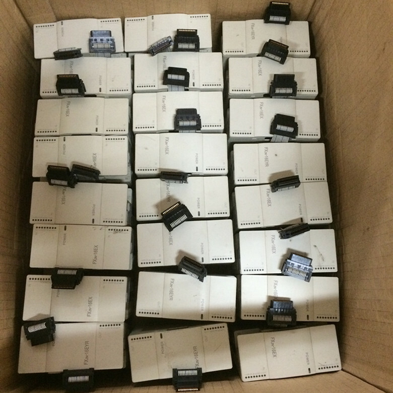 Mitsubishi 2N Series Expansion Module FX2N-8EYT Programmer Controller