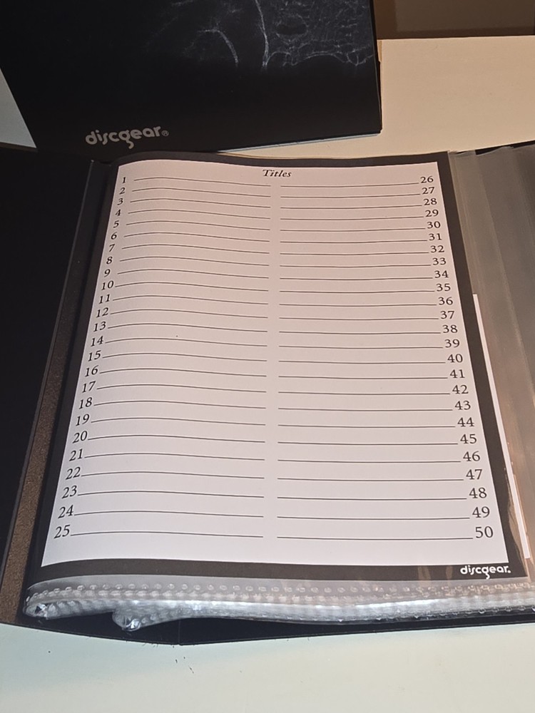 Discgear Black Durable Foldable Plastic CD Wallet Case Holds 50 Discs- see pics