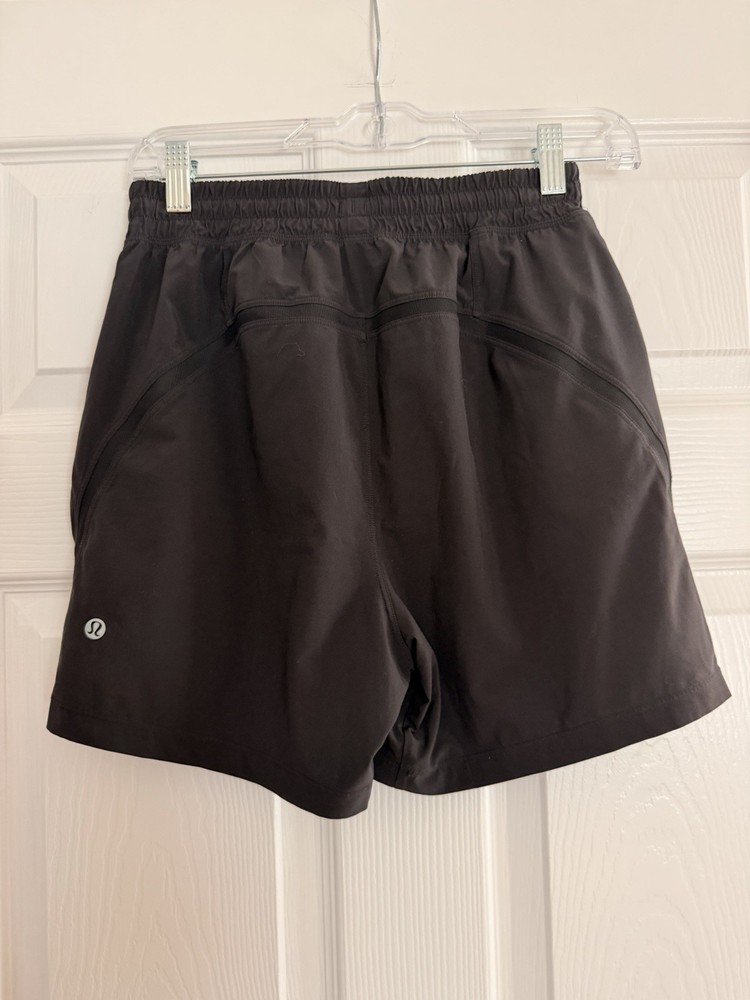LULULEMON PACE BREAKER SHORT, NWOT, SQUARE DOT