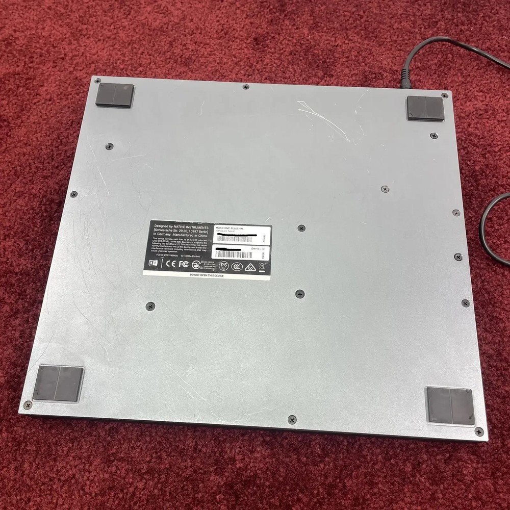 Native Instruments MASCHINE+ Plus HW Standalone Drum Sampler Controller *VIDEO