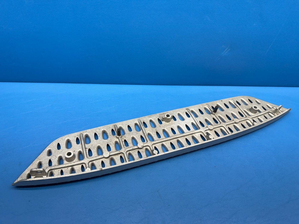 Genuine Paccar A82-6000 Cab Access Fairing Step Assembly