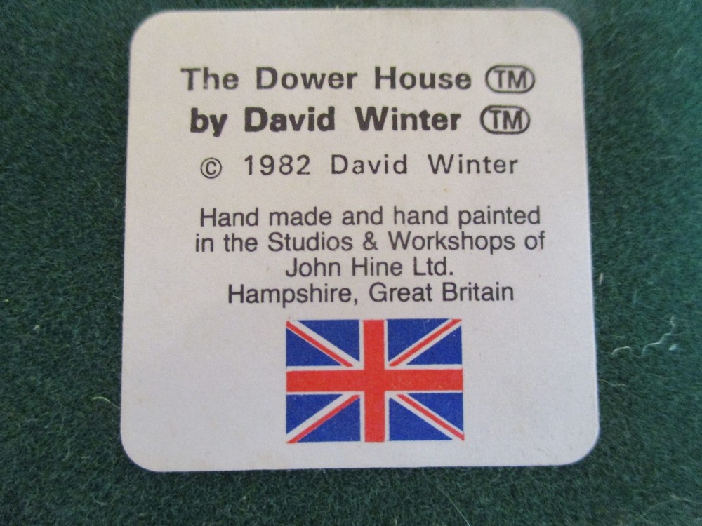 David Winter ~ 1982 ~ "Dower House" ~ Signed, Dated, Hand Made & Painted ~ EUC