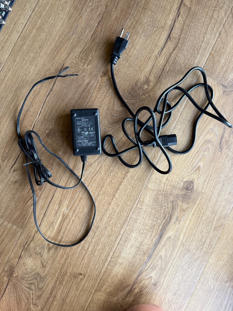 Extron System 8 Plus Switcher - Sticky Buttons, Missing Screws AS IS NO Returns