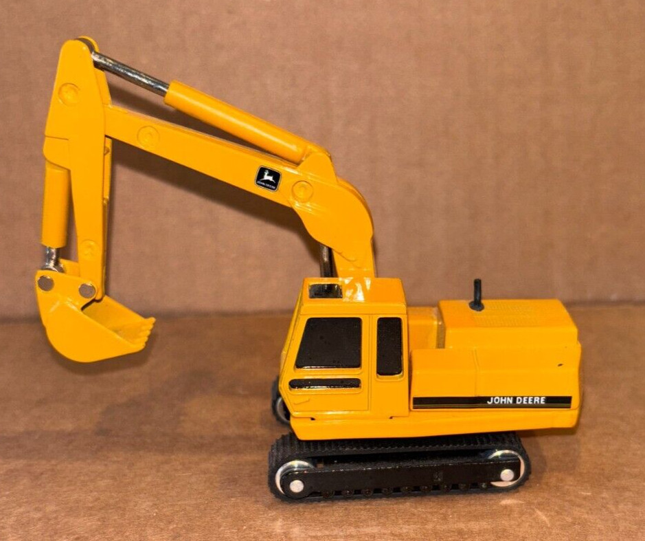 Ertl Diecast, JOHN DEERE EXCAVATOR