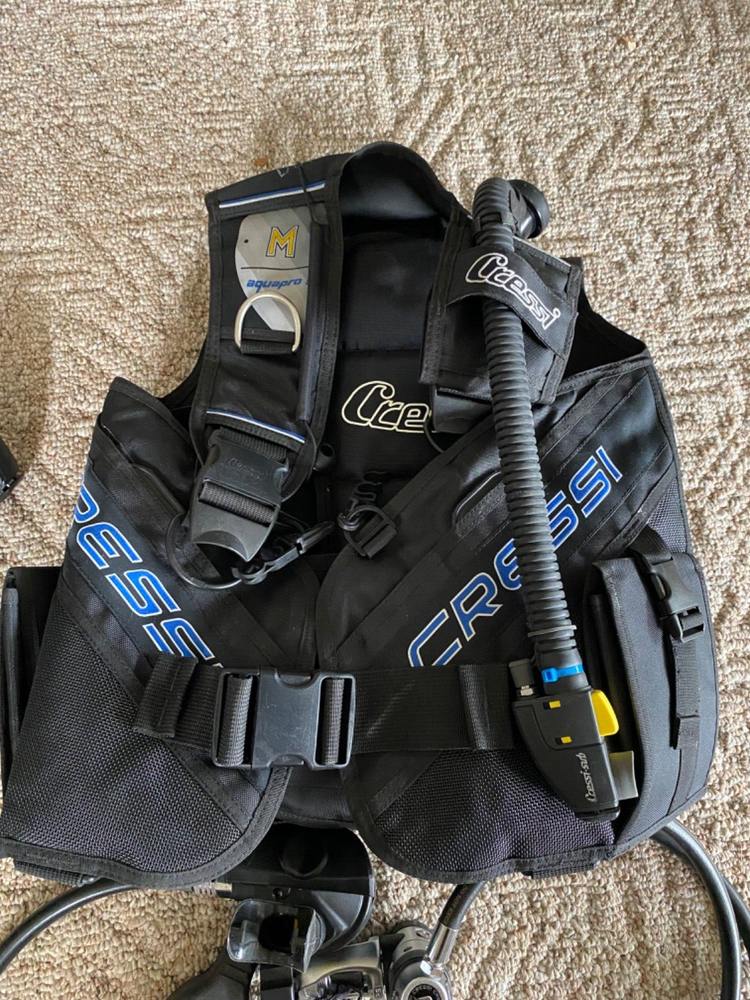 Medium Cressi BCD and 1st and 2nd stage regulator package