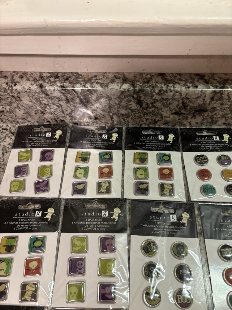 Studio G - 6 Epoxy Halloween Brads