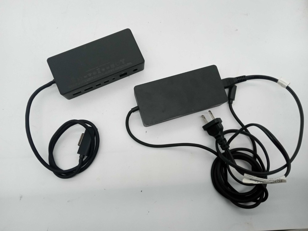 Microsoft 1661  Docking Station