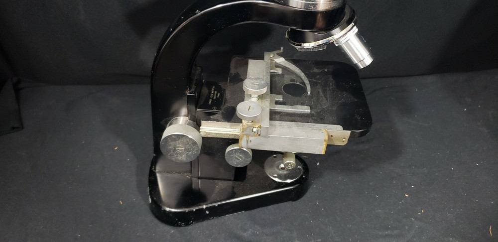 Ernst Leitz Wetzlar Laboratory Microscope Germany W/ Duel bar Teaching Head