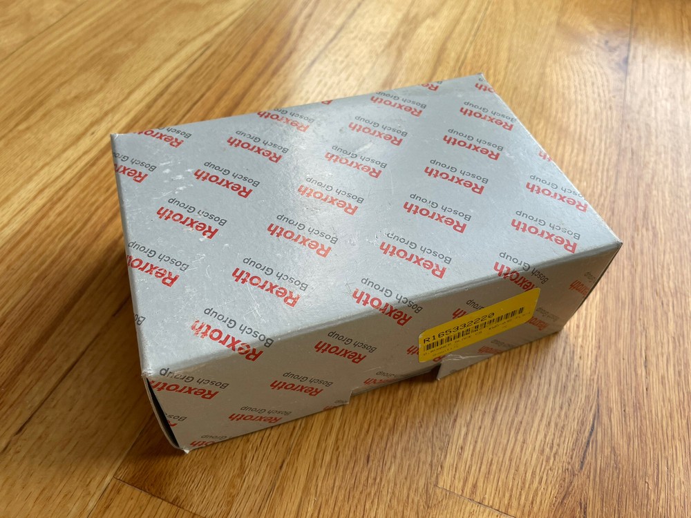 BOSCH REXROTH R165332220 LINEAR BEARING - NEW