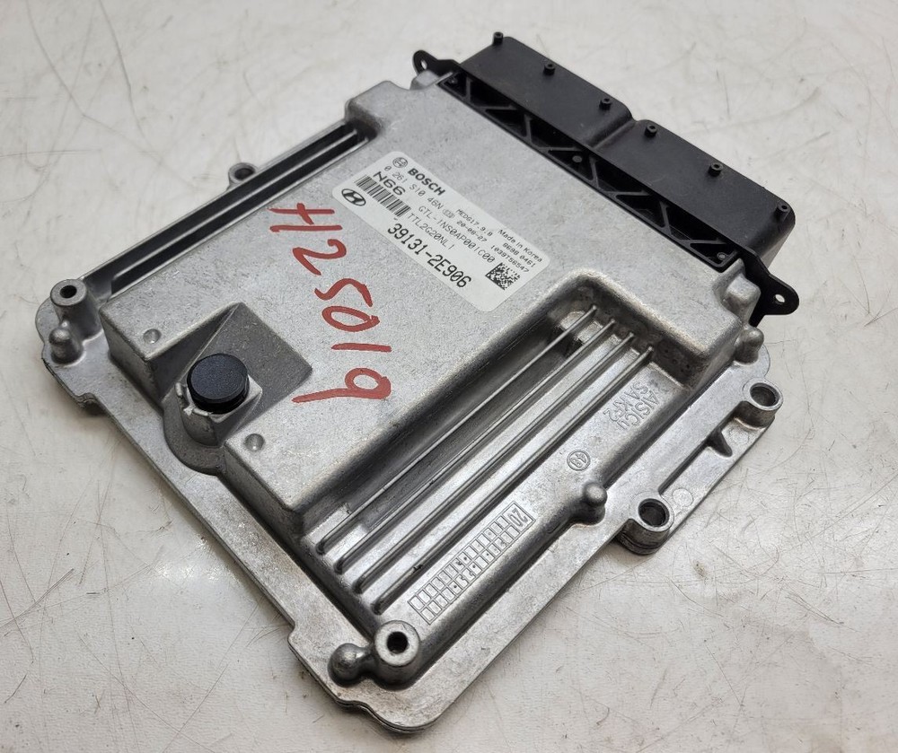 19 20 21 Hyundai Tucson 2.0L FWD Engine Control Module ECM Without Push Start
