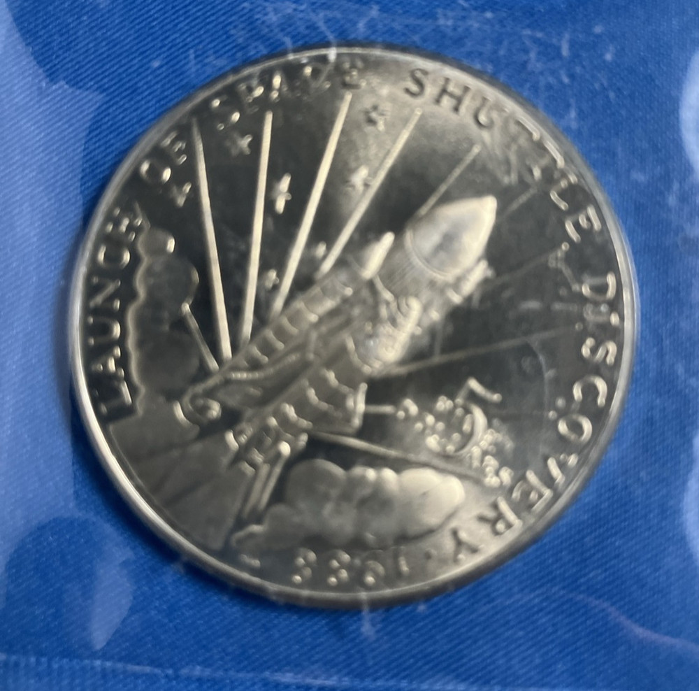 Space Shuttle Discovery Marshall Islands $5 Commemorative Coin & Folder