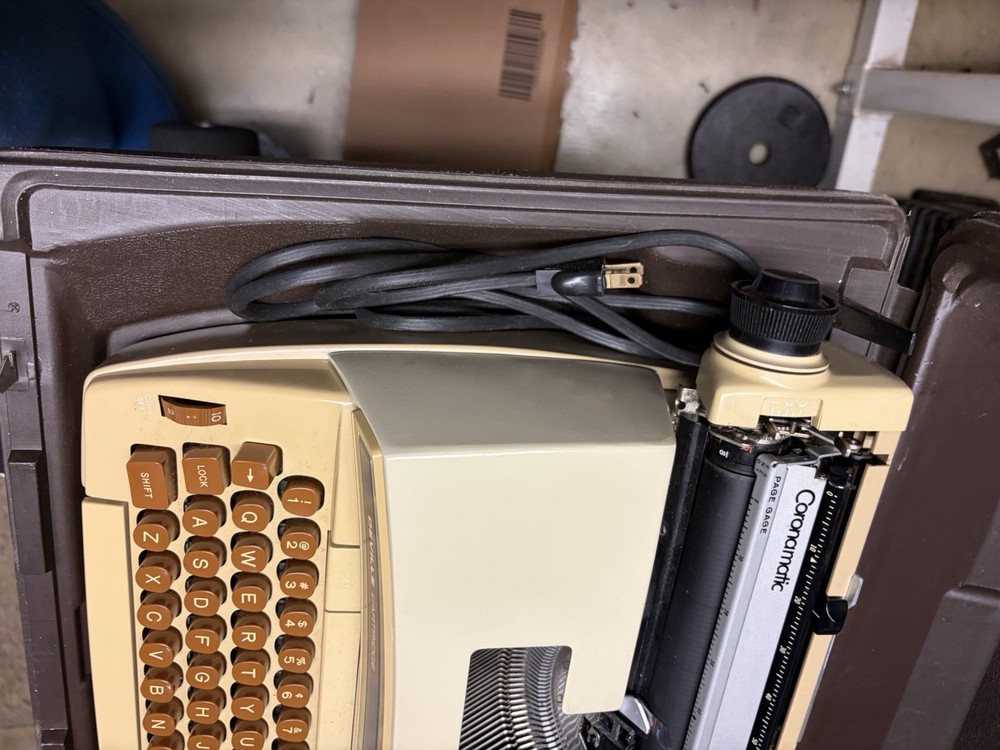 Smith Corona Portable Typewriter Electric very nice