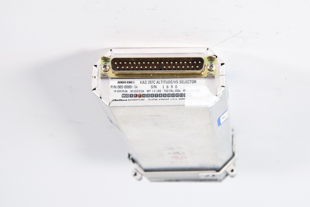 BENDIX KING KAS-297C Altitude Preselector PN: 065-0089-04 SN: 1690