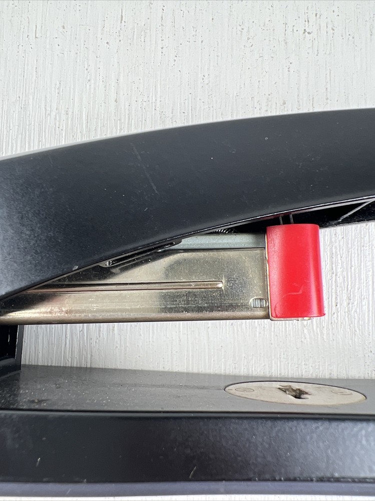 Swingline Desk Stapler Black 2-60 #35550 9" Long