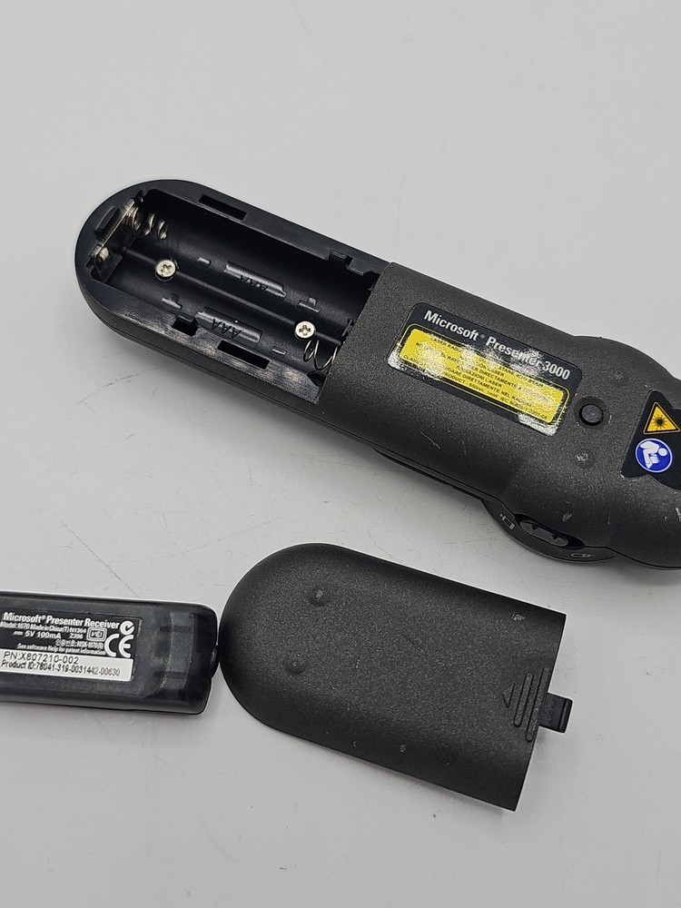 Microsoft Presenter 3000 Wireless Pointer Black Pointer + Laser Receiver