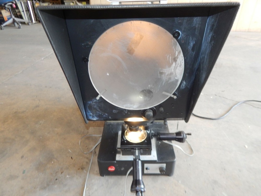 LEITZ 060-826 OPTICAL COMPARATOR w/ MICROCODE II (#3482)