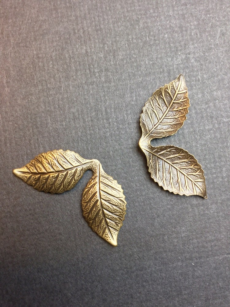 31833 - 3 Pc Double Leaf Jewelry Finding Brass Oxidized