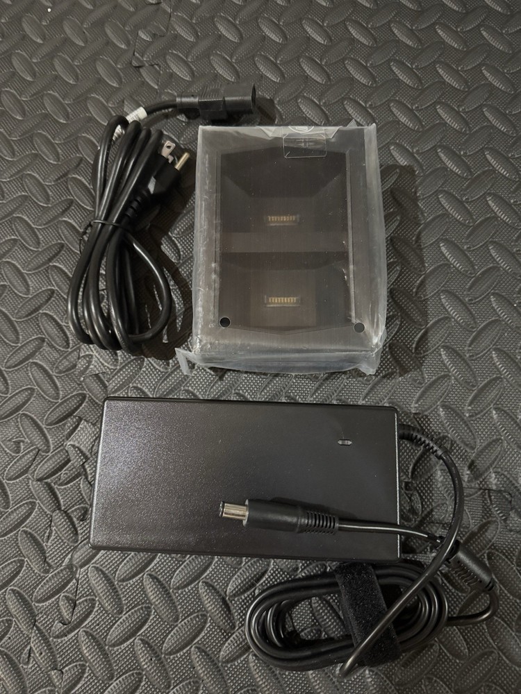 HP Z VR Backpack Battery Charger