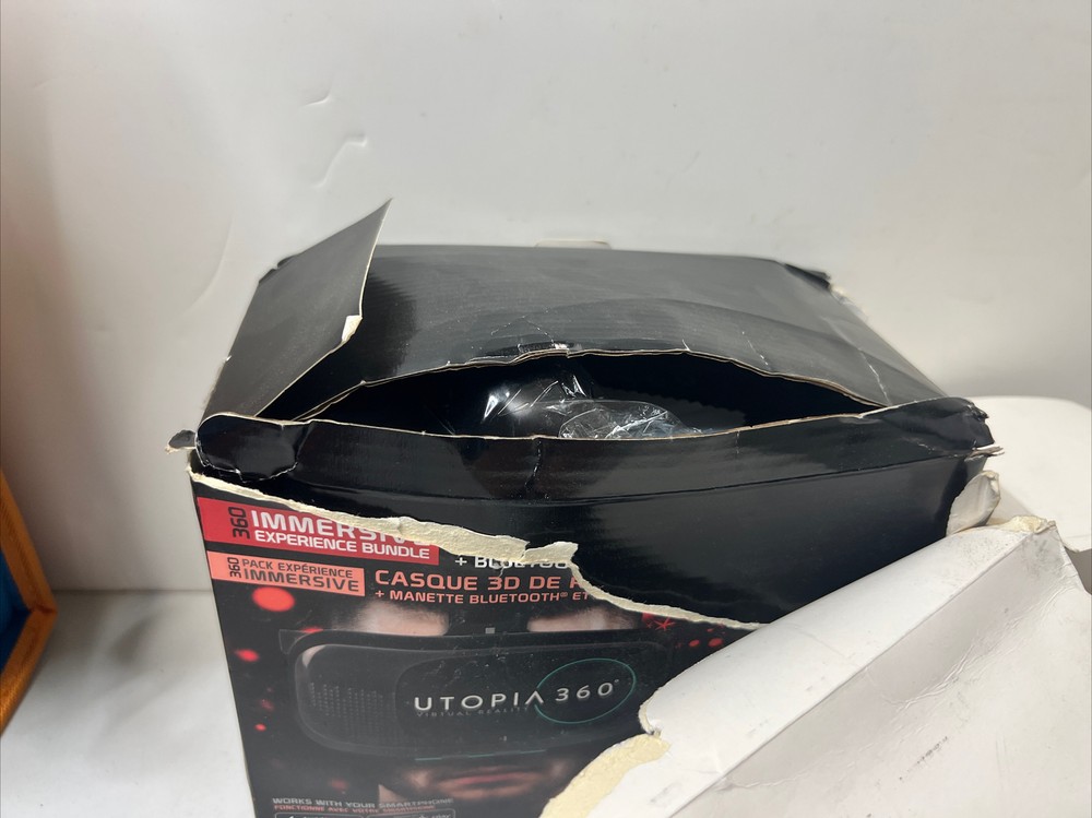 Utopia 360 Virtual Reality 3D Headset w/ BT Controller & Earbuds