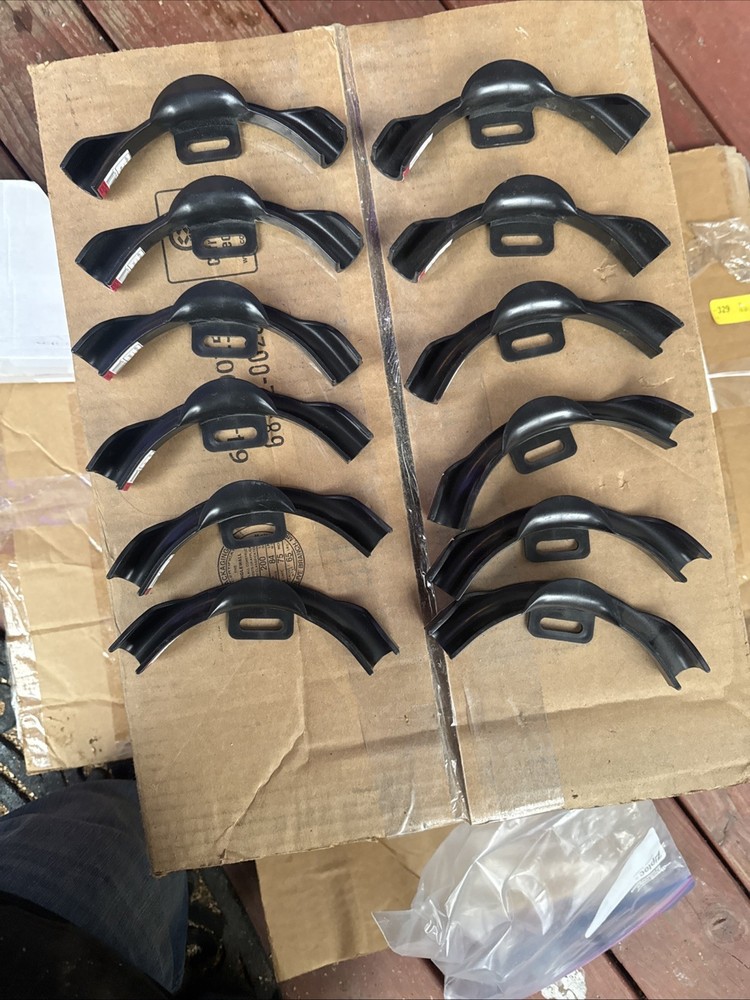 12 Pack 1/2" Plastic PEX Pipe 90 Degree Bend Support with Mounting Plate