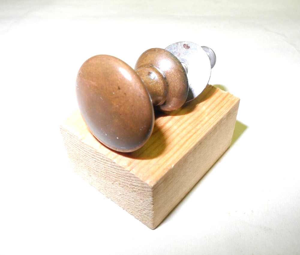 VINTAGE SINGER TREADLE SEWING MACHINE SOLID BRASS DRAWER KNOB NICE PATINA, CLEAN