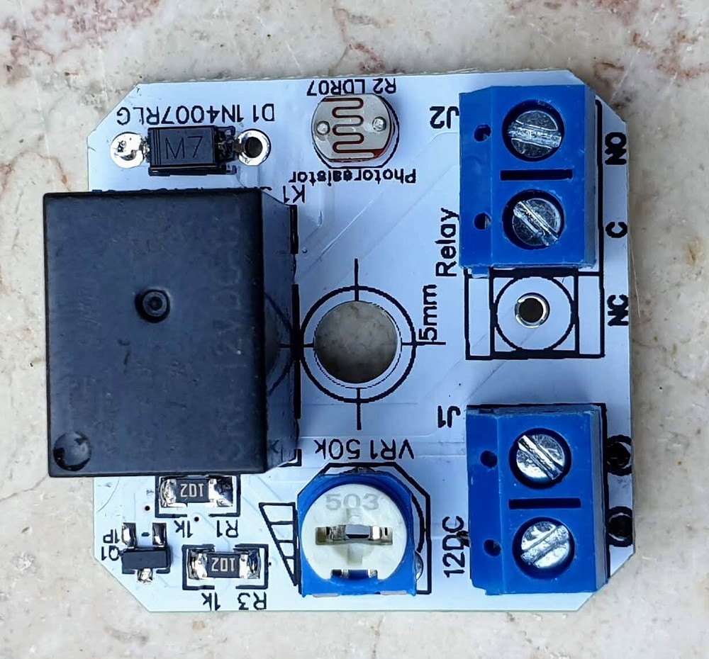 12VDC Dark Light Relay Sensor Electronic DIY Board Solar Panel Sun Axis Tracking