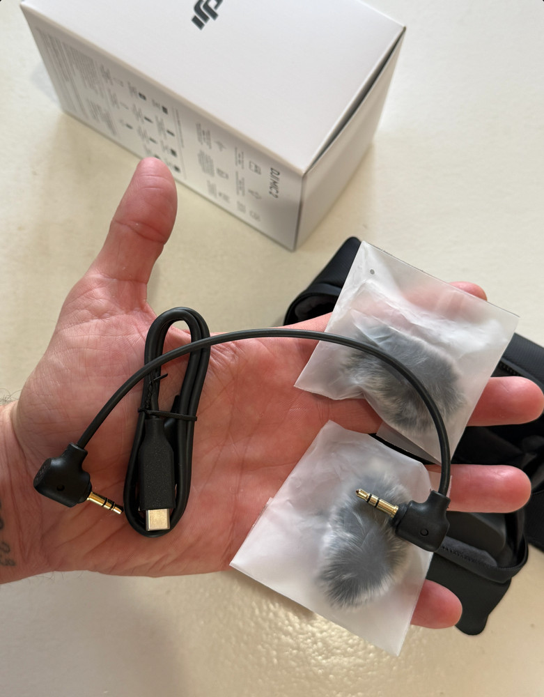 DJI Mic 2 Combo (2x Shadow Black Transmitter, 1x Receiver & Charging Case)