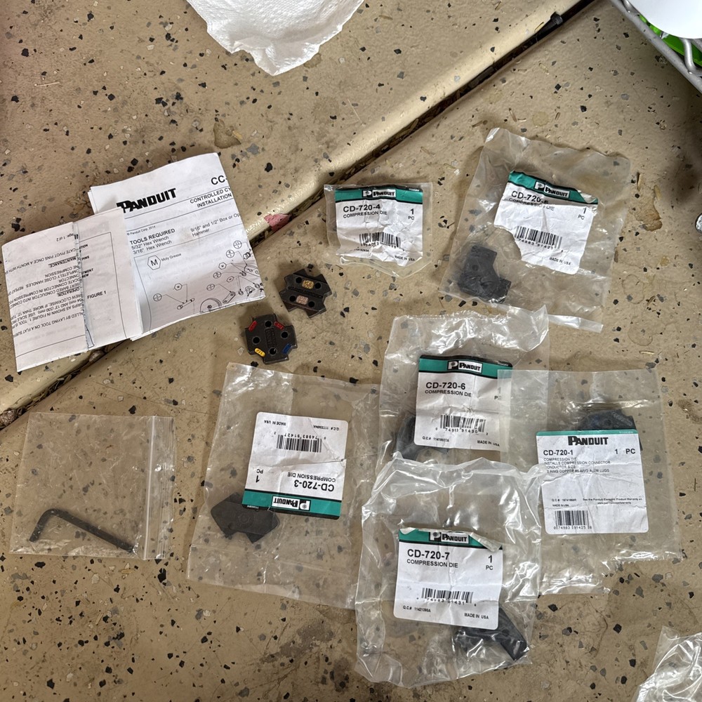 Panduit CT-720Compression Connector Crimping Tool Original Case+ complete Dies