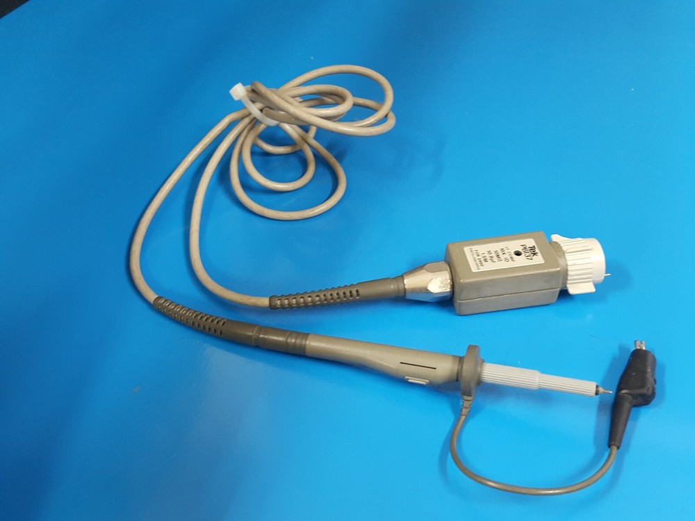 Tektronix_P6137: Passive Voltage Probe - 8