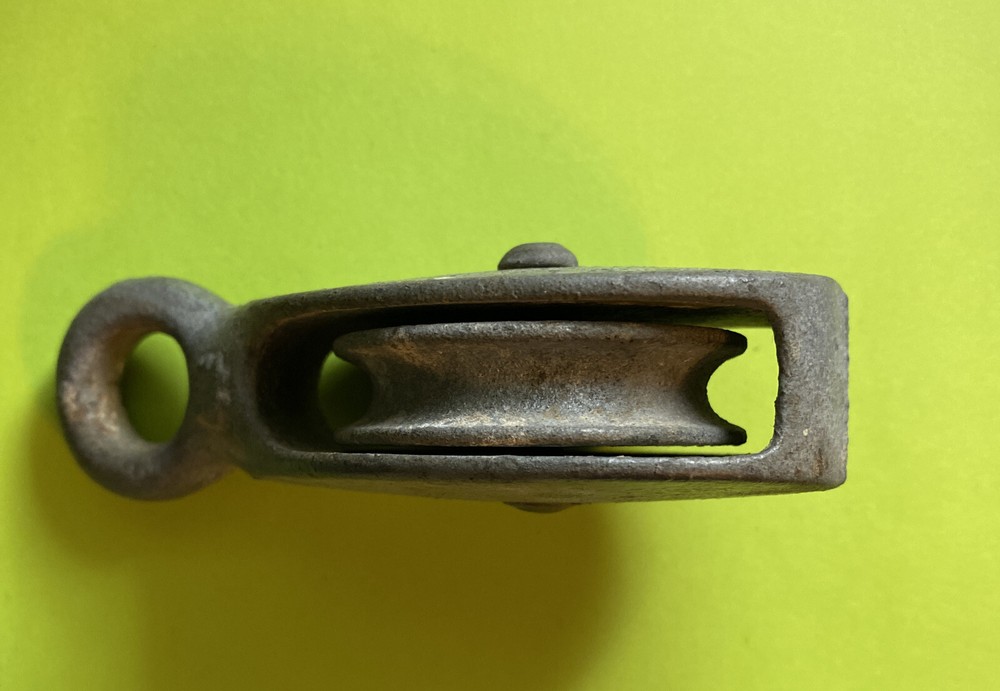 *PRE-OWNED* CAST IRON PULLEY-FREE SHIPPING*