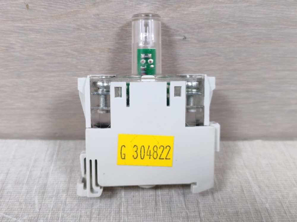 Stahl 8010/2-01 Led Indicator Light with 8602C3-054-B Actuator Pushbutton