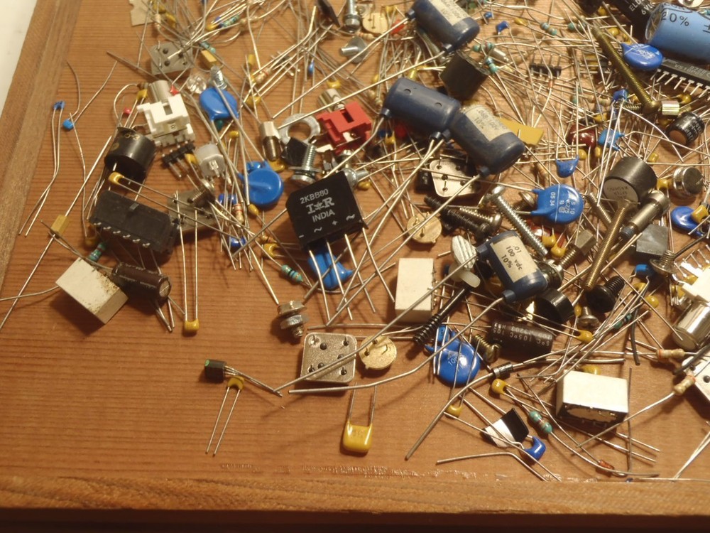 ONE POUND MISC. ELECTRONICS AND HARDWARE AS PICTURED