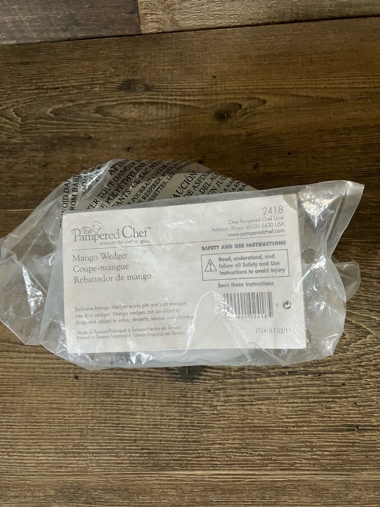 Pampered Chef Mango Wedger
