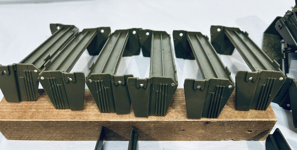 30 Pieces of Green Stomper Track