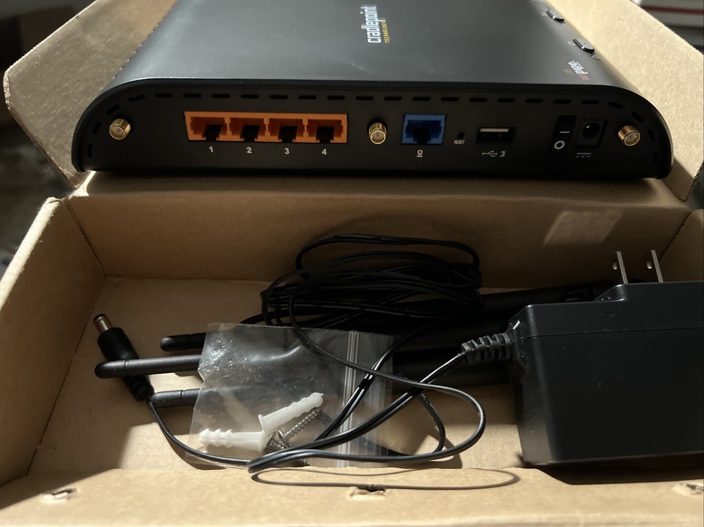 Cradlepoint MBR1400 WiFi Router