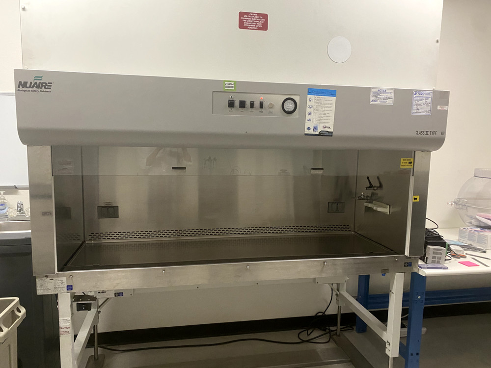 Laboratory fume hood