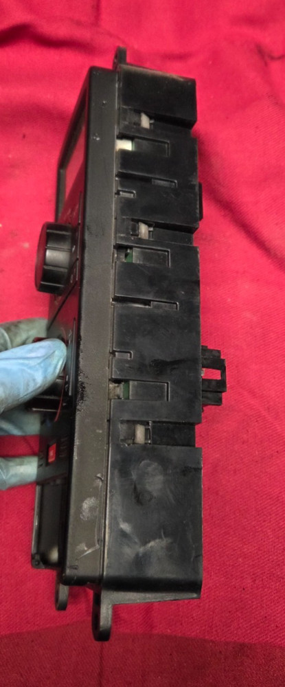 2015 Volvo 21451918,TEMPERATURE CONTROL SWITCH, SLEEPER , MISSING COVER FUSES