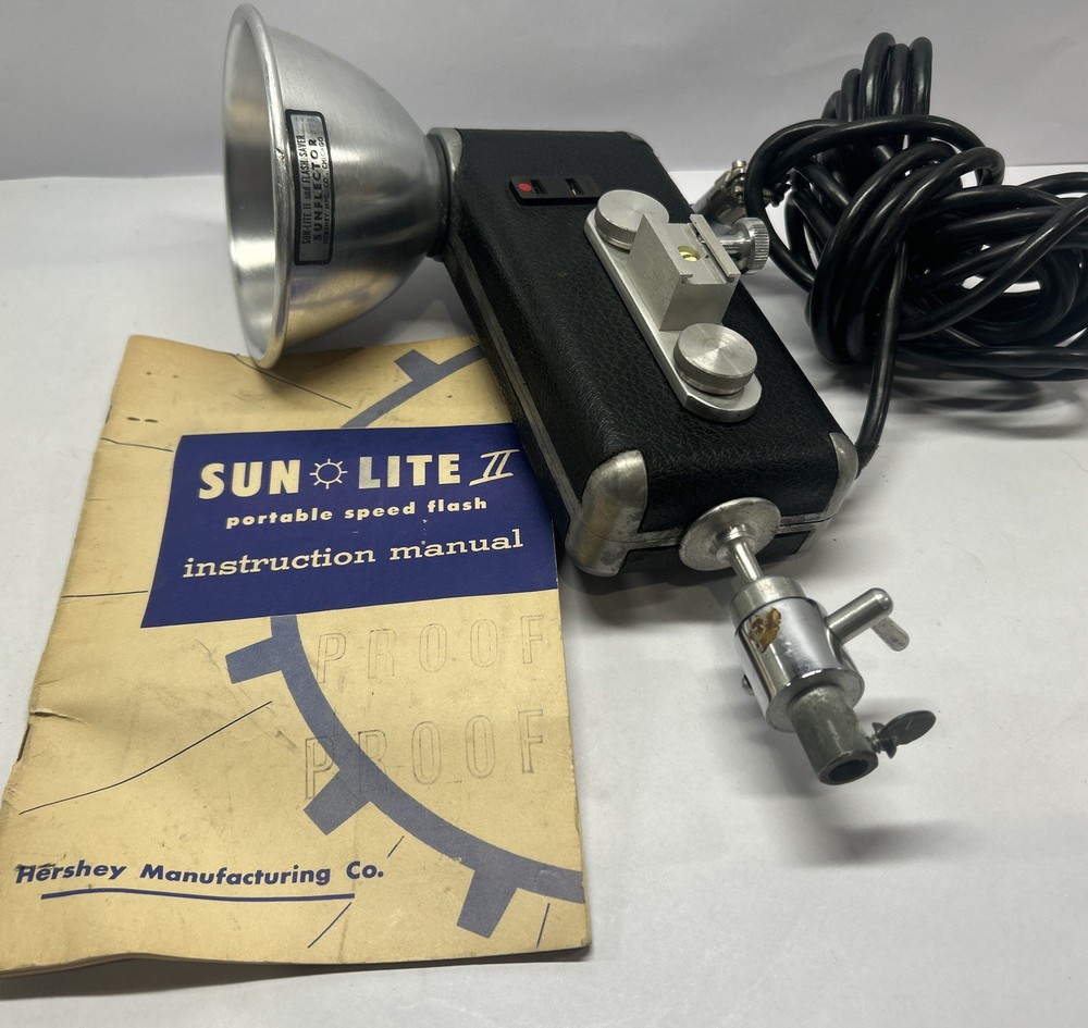 Vintage Sun Lite II Speed Flash Made In Hershey MFG CO Chicago Camera-Untested
