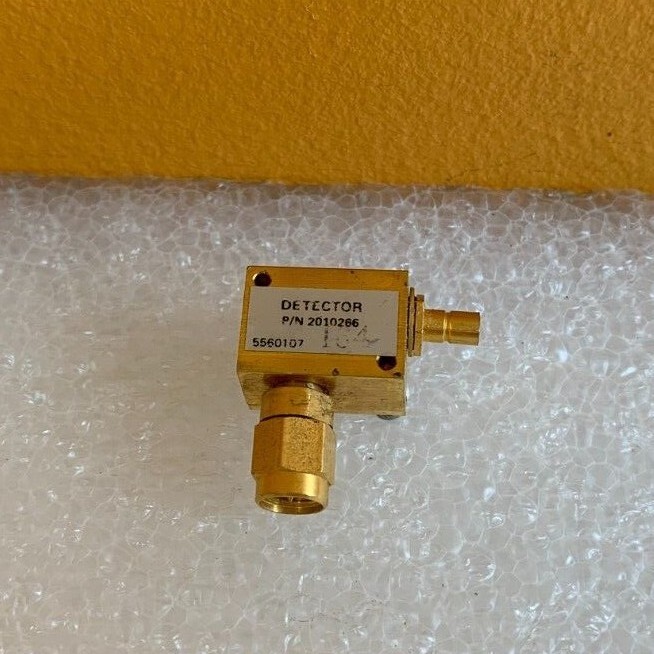 EIP Microwave 2010266  SMA (M) - SMB (M) RF Detector. Tested!