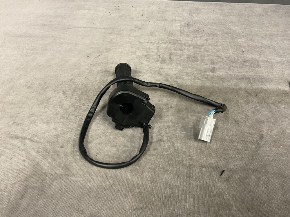DUCATI DESERT X THROTTLE CONTROL