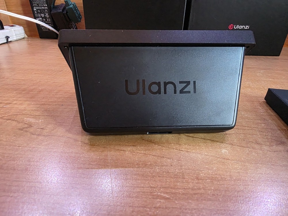 Ulanzi D200 Production Console Studio Controller for Vlog Content Creation Work