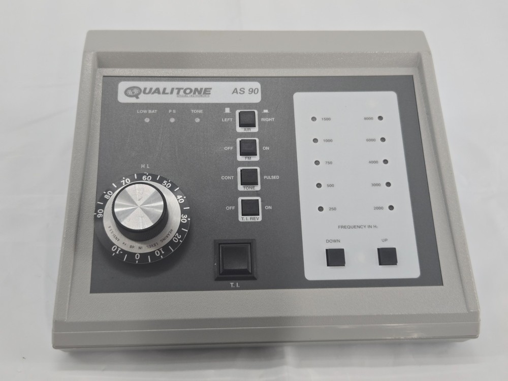 Qualitone Portable Audiometer Testing Equipment AS 90