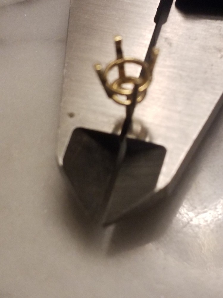 14k yellow four prong basket setting threaded post 6MM