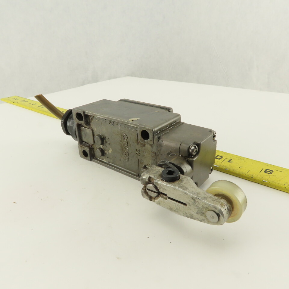 Omron D4B-2511N 400V 2A Cam Roller Rocker Limit Switch
