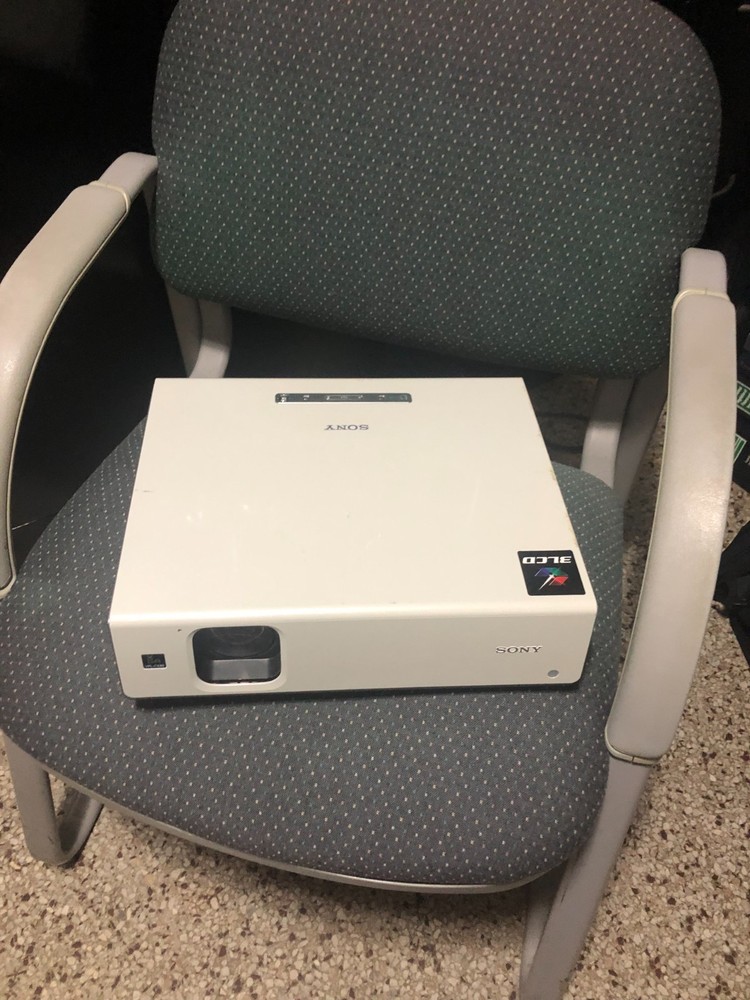 Sony VPL-CX80 LCD Projector